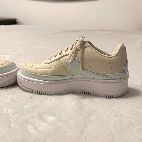 Nike Air Force 1 - Picture 5 of 10
